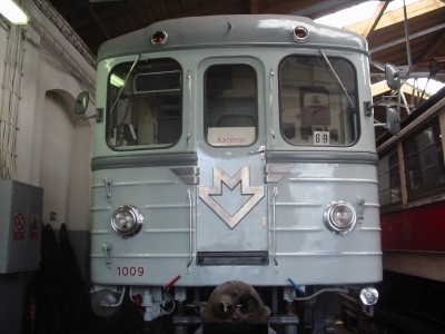 Metrový vůz Ečs v nepřístupné části, v části, kde vozy teprve čekají na opravu a následného zařazení do muzea.